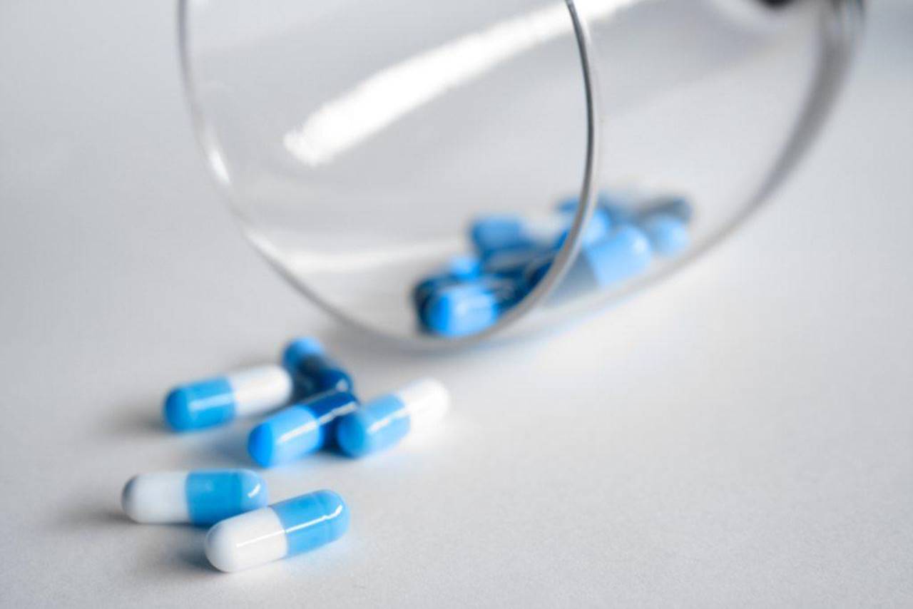 addiction-antibiotic-capsules-360622_compri.jpg